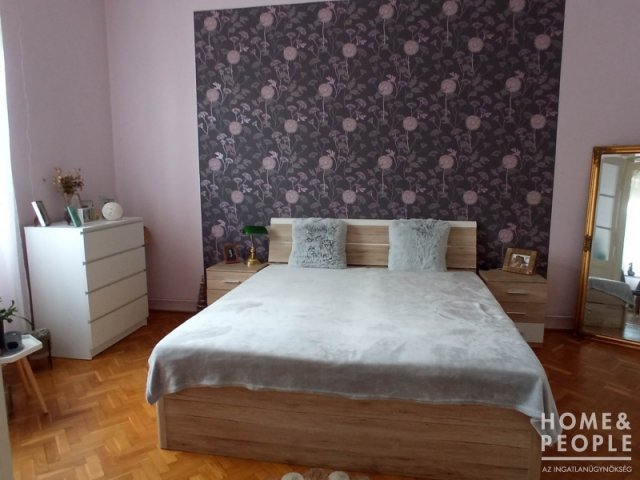 Eladó téglalakás, Szegeden 54.5 M Ft, 2+1 szobás