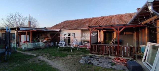 Eladó családi ház, Tápiószecsőn 59.9 M Ft, 6 szobás