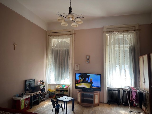 Eladó téglalakás, Pápán 21.9 M Ft, 1 szobás