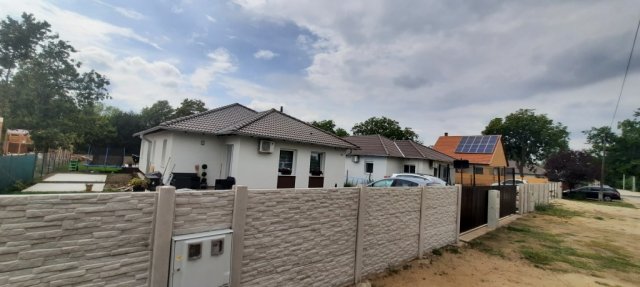 Eladó ikerház, Monorierdőn 64.9 M Ft, 4 szobás