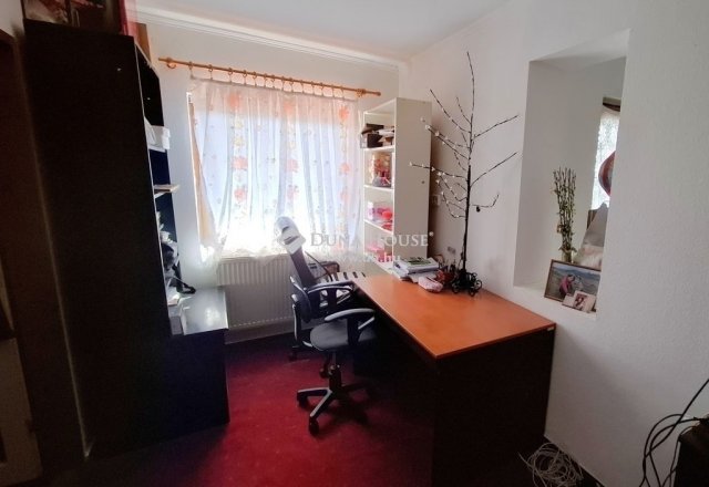Eladó családi ház, Felsőpakonyban 91.9 M Ft, 9 szobás