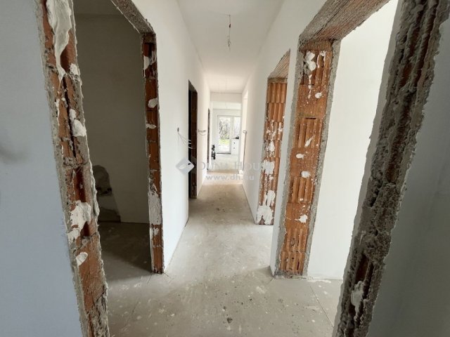 Eladó családi ház, Kecskeméten 65 M Ft, 4 szobás