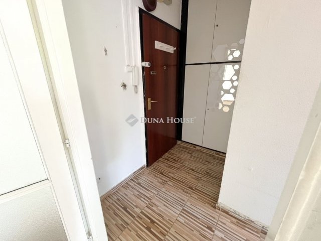 Eladó panellakás, Budapesten, XXI. kerületben 43.7 M Ft, 1 szobás