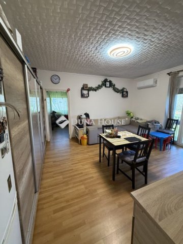 Eladó téglalakás, Pétfürdőn 29.5 M Ft, 3 szobás