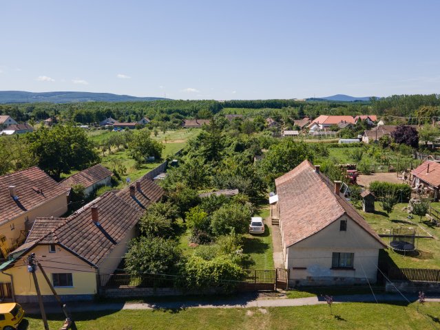 Eladó családi ház, Tereskén 15 M Ft, 3 szobás