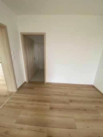 Eladó családi ház, Környén 154.6 M Ft, 5 szobás