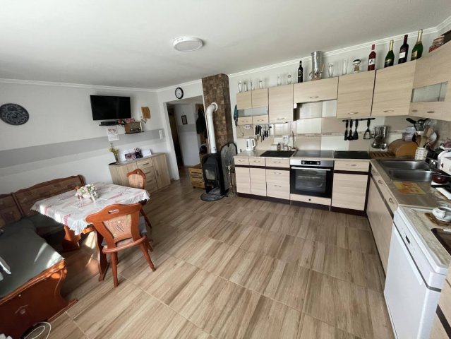 Eladó családi ház, Vértesbogláron 48.99 M Ft, 2 szobás