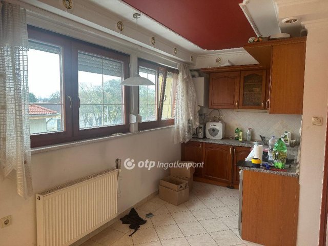 Eladó téglalakás, Szigetváron 29.9 M Ft, 2+1 szobás