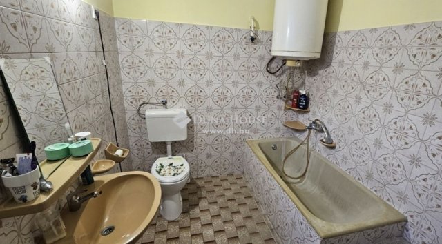 Eladó családi ház, Dunaszekcsőn 27.5 M Ft, 3 szobás