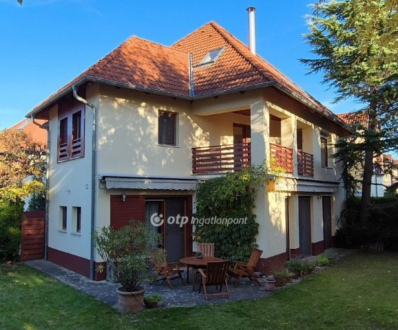 Eladó sorház, Szentendrén 219 M Ft, 6+1 szobás