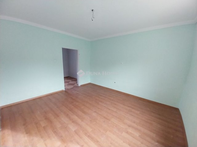 Eladó családi ház, Nyúlon 39 M Ft, 3 szobás