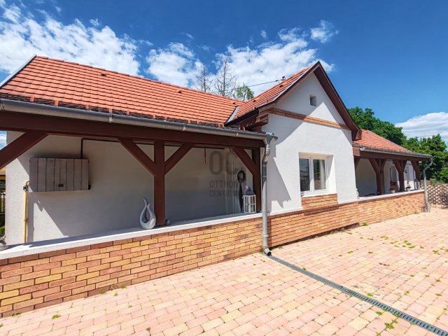 Eladó családi ház, Siófokon 72.99 M Ft, 2 szobás