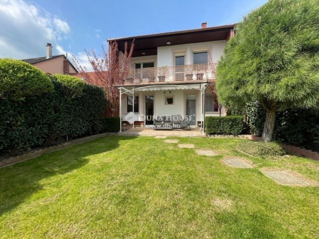 Eladó családi ház, Szombathelyen 99 M Ft, 5 szobás
