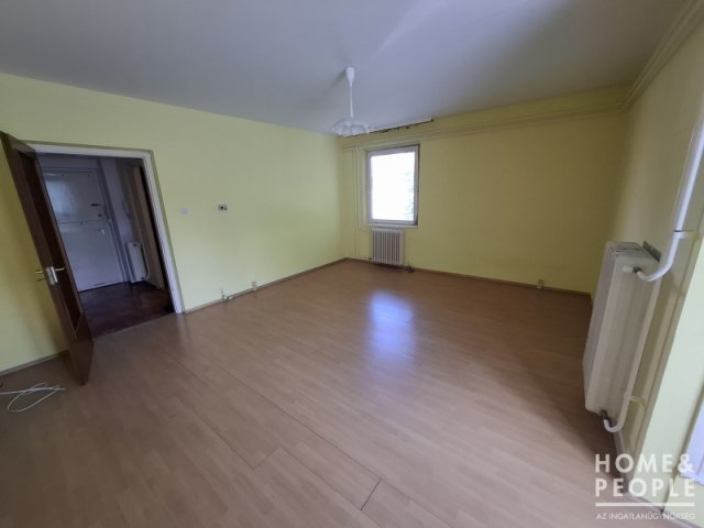 Eladó téglalakás, Szegeden 55.99 M Ft, 3 szobás