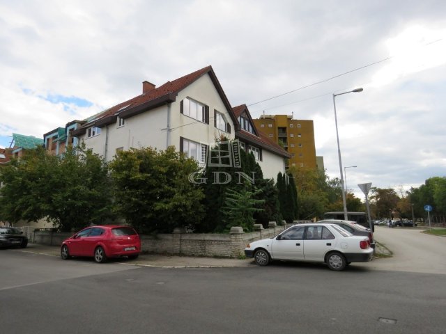 Kiadó iroda, Székesfehérvárott 145 E Ft / hó, 1 szobás