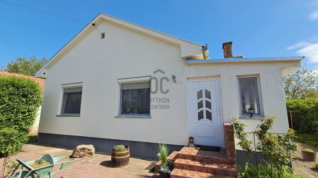 Eladó családi ház, Hajdúsámsonon 91.99 M Ft, 4 szobás