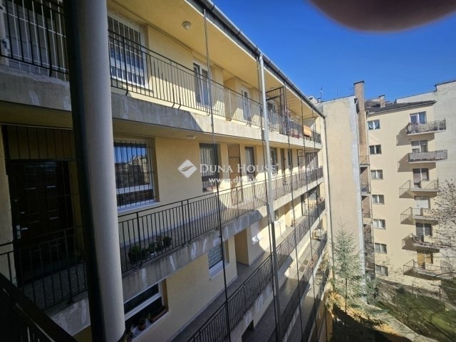 Eladó téglalakás, Budapesten, XI. kerületben 120 M Ft