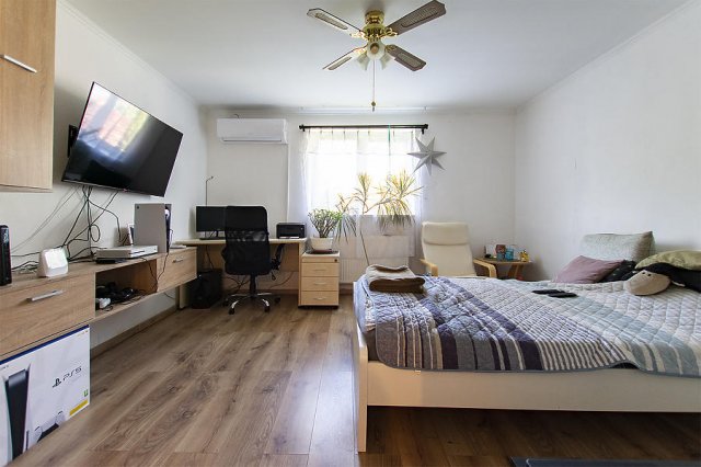 Eladó családi ház, Budapesten, XXI. kerületben 63.9 M Ft