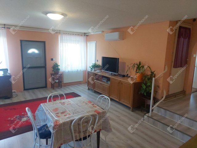 Eladó családi ház, Debrecenben 64.9 M Ft, 5 szobás