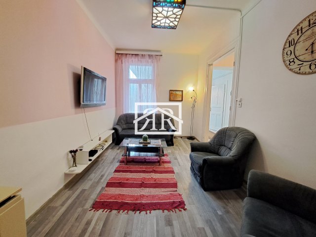 Kiadó téglalakás, albérlet, Szegeden 259 E Ft / hó, 3 szobás