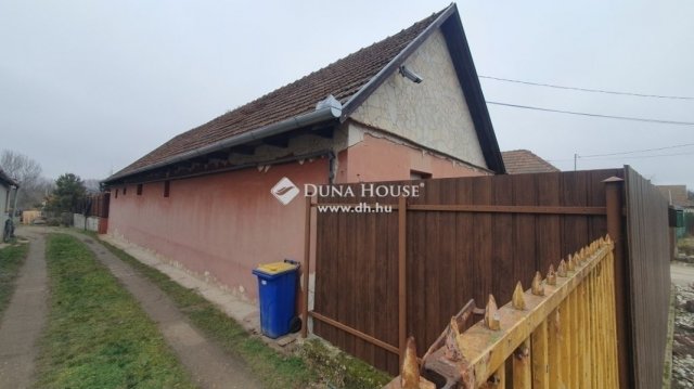 Eladó családi ház, Sülysápon 49 M Ft, 3 szobás