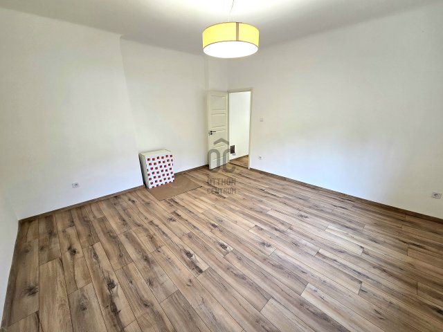 Eladó téglalakás, Budapesten, X. kerületben 52 M Ft, 1 szobás