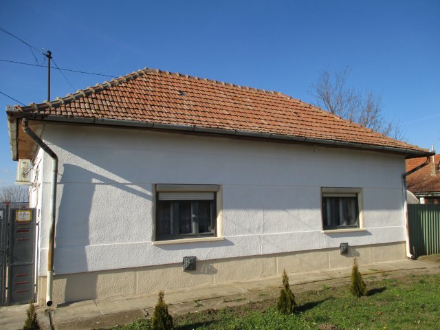 Eladó családi ház, Nagybánhegyesen 7.5 M Ft, 3+1 szobás