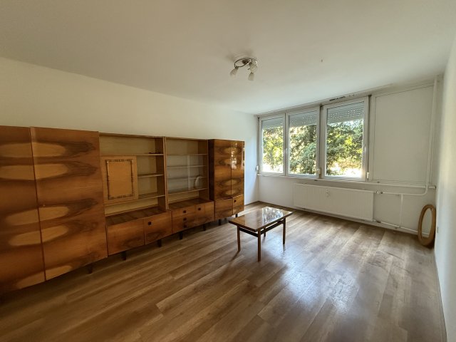 Kiadó téglalakás, albérlet, Nyíregyházán, Kossuth Lajos úton