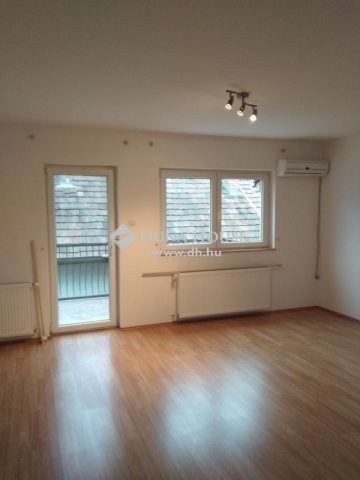 Eladó téglalakás, Szigetszentmiklóson 72 M Ft, 4 szobás