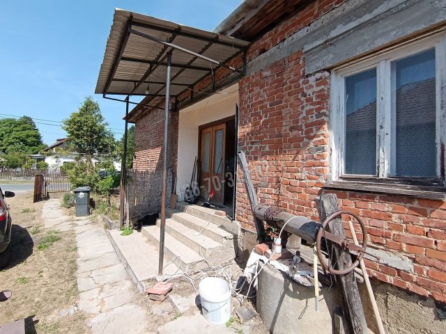 Eladó családi ház, Reszneken 5.5 M Ft, 3 szobás