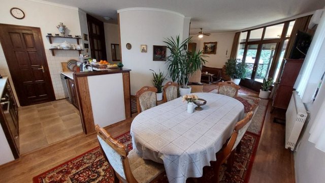 Eladó családi ház, Solymáron 155 M Ft, 5+1 szobás