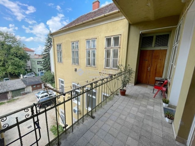 Eladó téglalakás, Szombathelyen 26.9 M Ft, 2 szobás