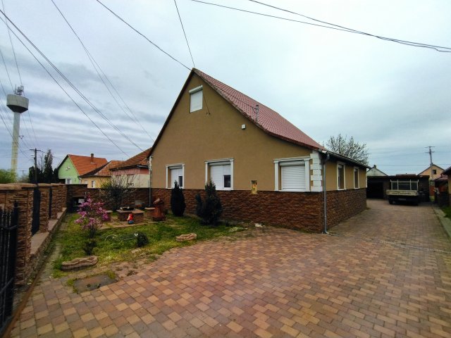 Eladó családi ház, Tarnaörsön 34.5 M Ft, 4 szobás