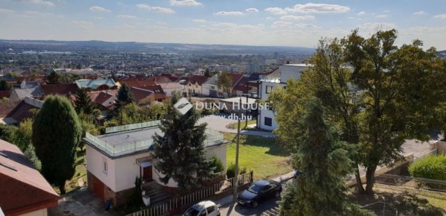 Kiadó téglalakás, albérlet, Pécsett 200 E Ft / hó, 2 szobás