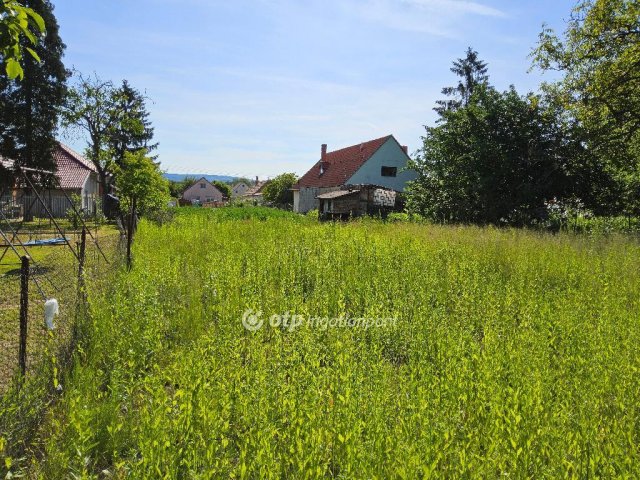 Eladó telek, Oroszlányban 18 M Ft / költözzbe.hu