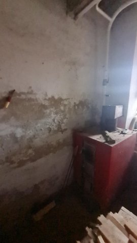 Eladó családi ház, Závodon 31.5 M Ft, 3 szobás