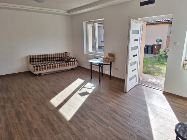Eladó téglalakás, Pomázon 34.9 M Ft, 1+1 szobás