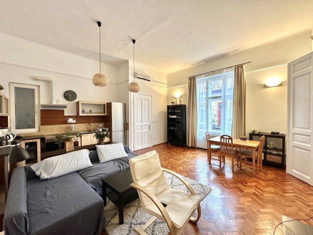 Kiadó téglalakás, albérlet, Budapesten, VII. kerületben