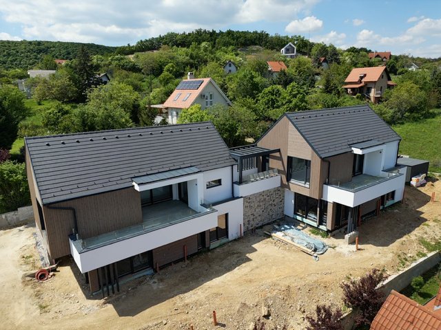 Eladó téglalakás, Balatonalmádiban 139 M Ft, 3 szobás