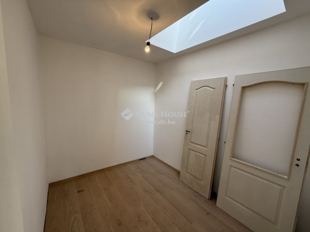 Eladó téglalakás, Budapesten, XIX. kerületben 27.9 M Ft