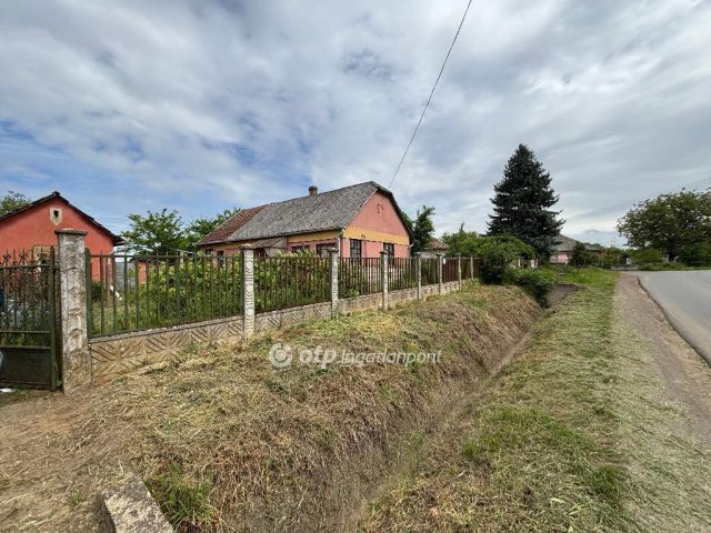 Eladó családi ház, Nyírtasson 5.5 M Ft, 2 szobás