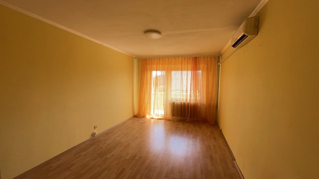 Eladó panellakás, Makón, Tömörkény utcában 30.9 M Ft