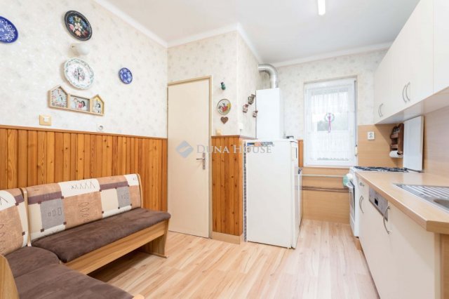 Eladó téglalakás, Mosonmagyaróváron 39.9 M Ft, 3 szobás