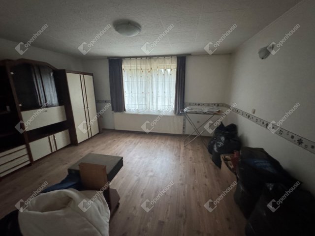 Eladó családi ház, Pákán 17.9 M Ft, 2 szobás