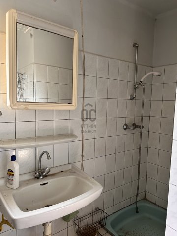 Eladó családi ház, Cegléden 17.9 M Ft, 1 szobás