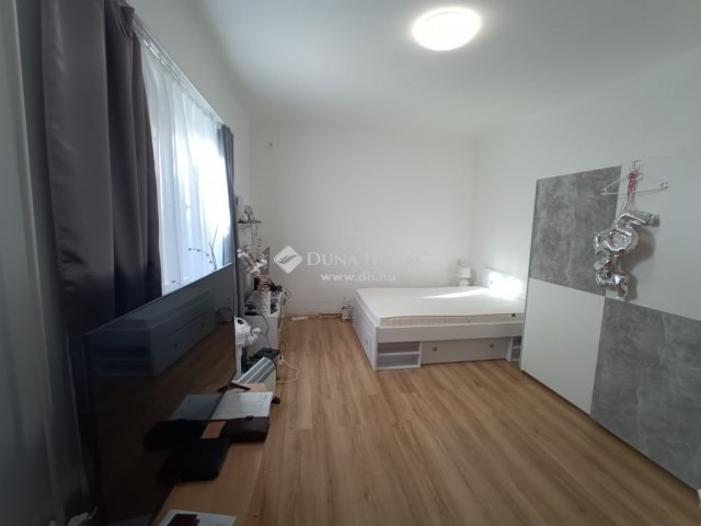 Eladó sorház, Cegléden 19.9 M Ft, 1 szobás