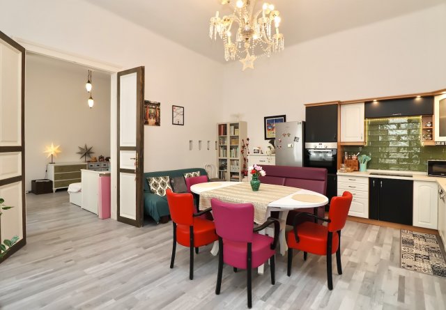 Eladó téglalakás, Budapesten, VI. kerületben 105 M Ft, 3 szobás