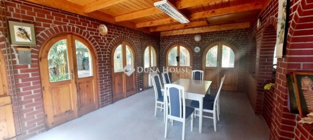 Eladó családi ház, Sukorón 55 M Ft, 5 szobás
