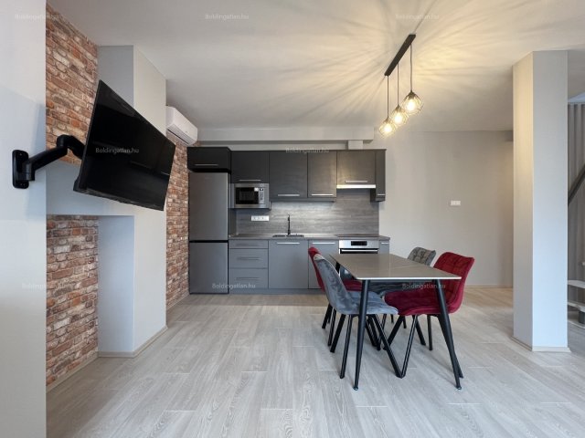 Kiadó téglalakás, albérlet, Kaposváron 180 E Ft / hó, 3 szobás