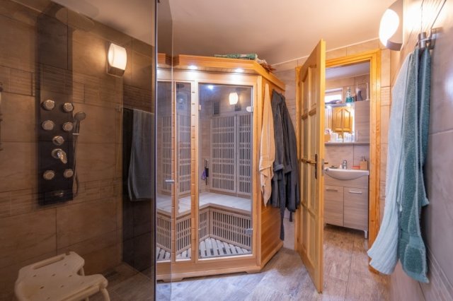 Eladó családi ház, Pécsett 89.9 M Ft, 5 szobás
